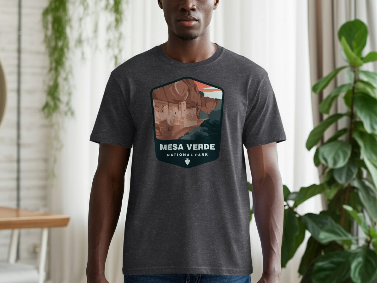 Dark grey t-shirt with a Mesa Verde National Park graphic featuring cliff dwellings.